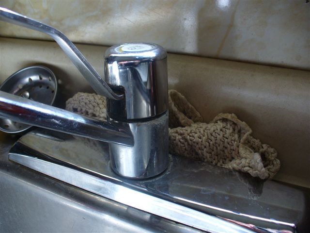 how to remove a single handle kitchen faucet